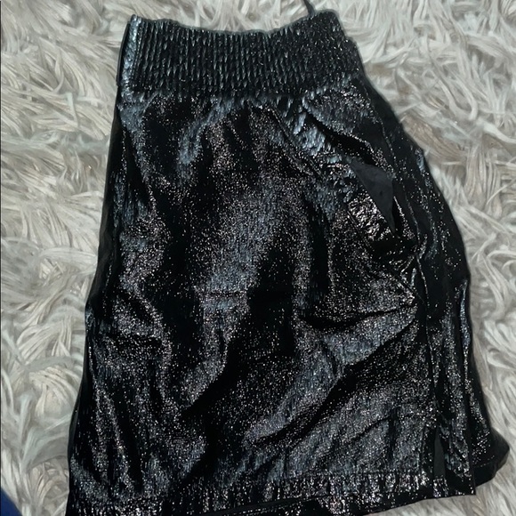 Karl Lagerfeld Black Patent Leather Shorts Size L - Picture 10 of 10